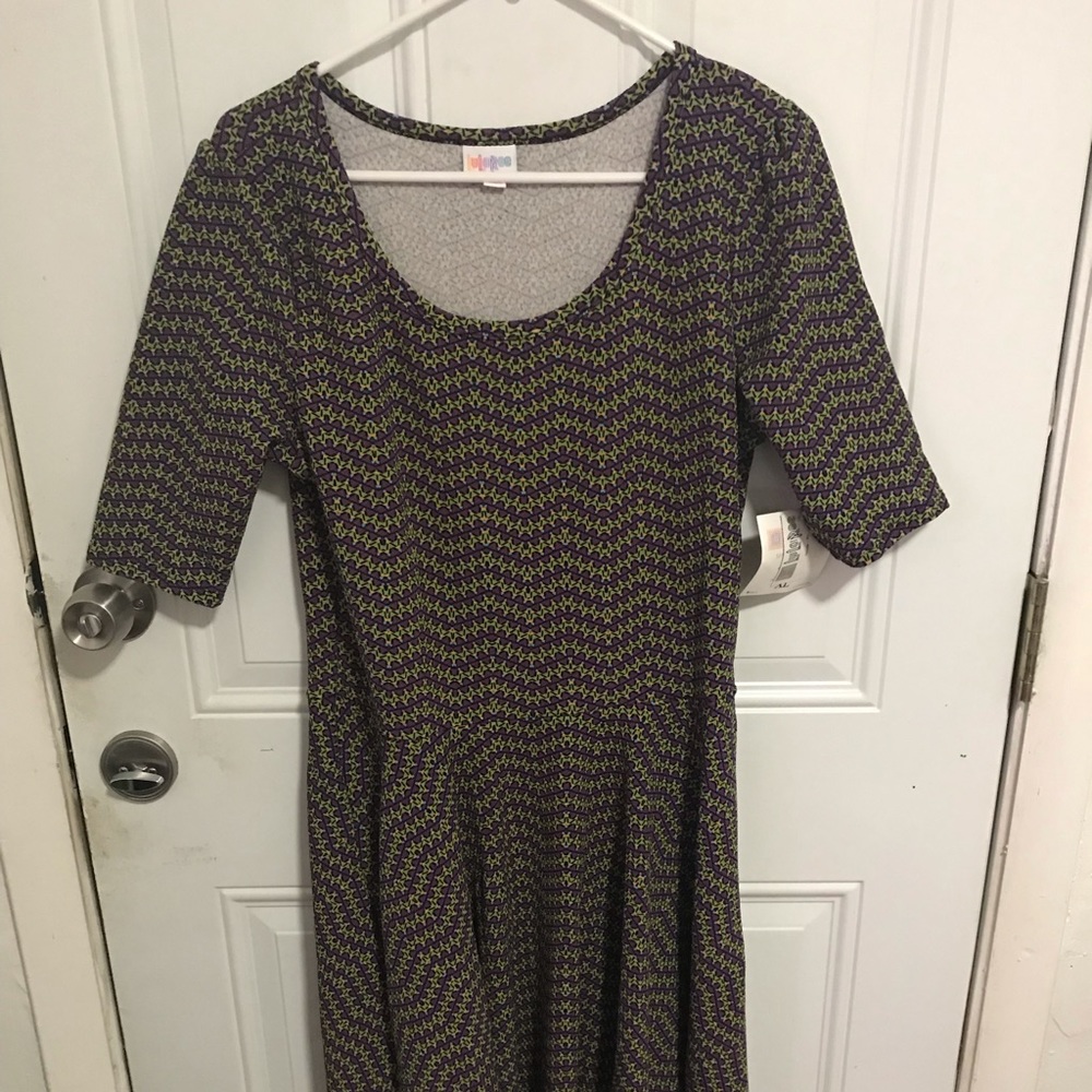 NWT! LuLaRoe Nicole dress, XL. MAKE AN OFFER!